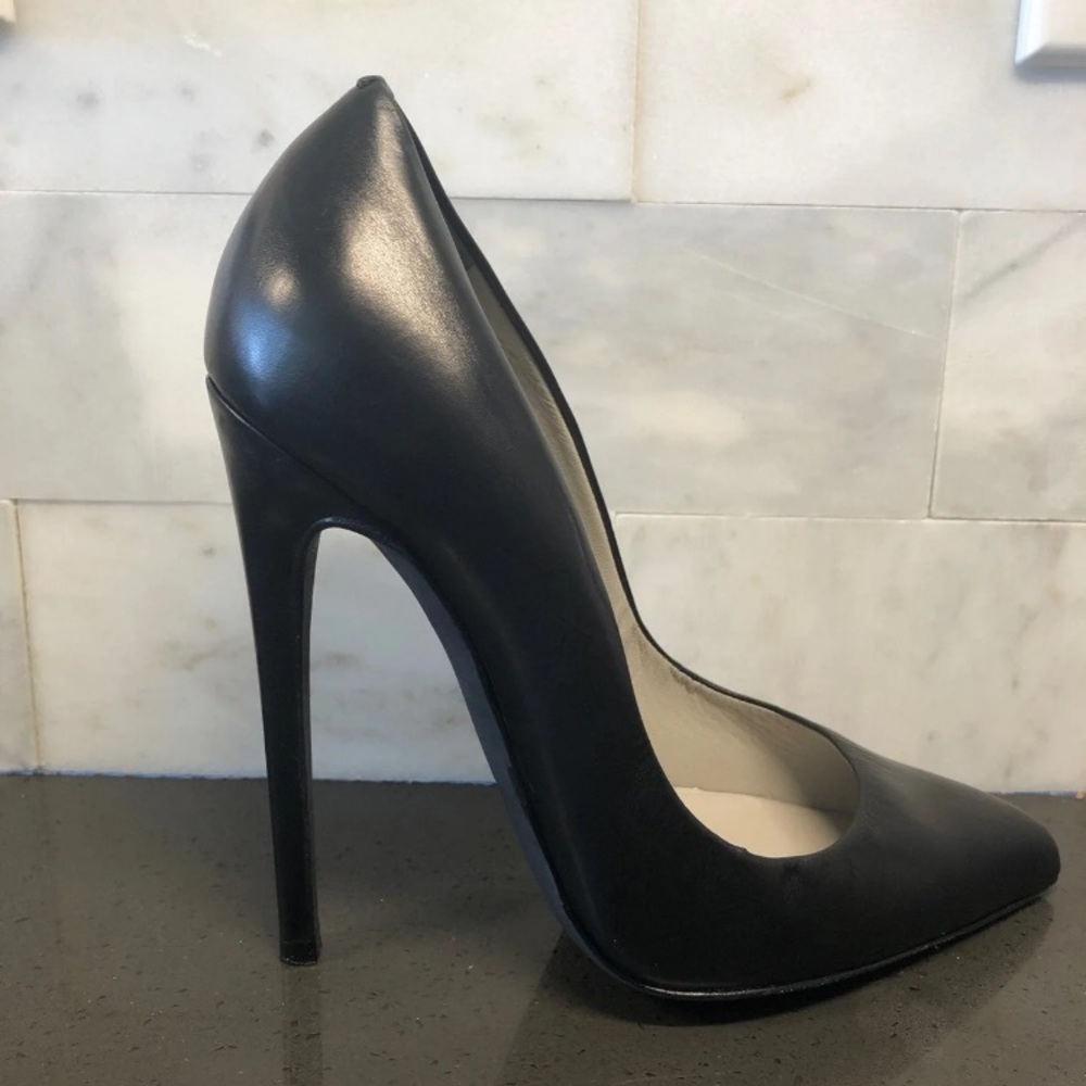 Tom Ford SOLD on Ⓜ️erc🅰️ri - Picture 3 of 10